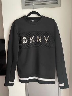 New DKNY sweater. Size S